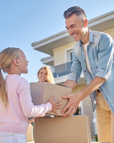 Family moving to a new house